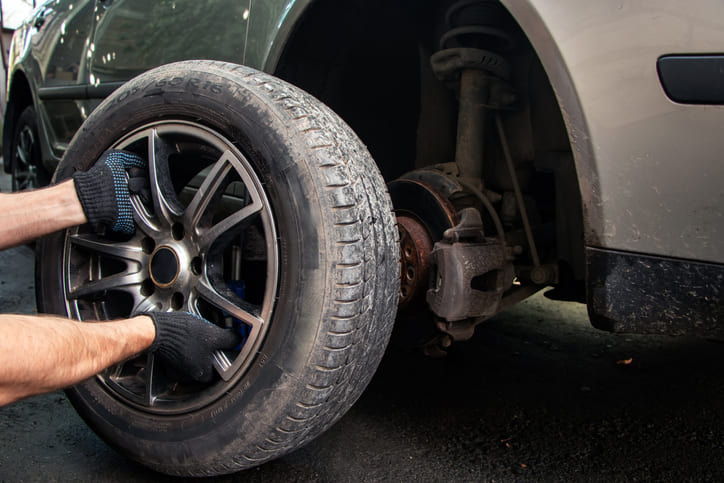 Volkswagen inter Tire Change Toronto